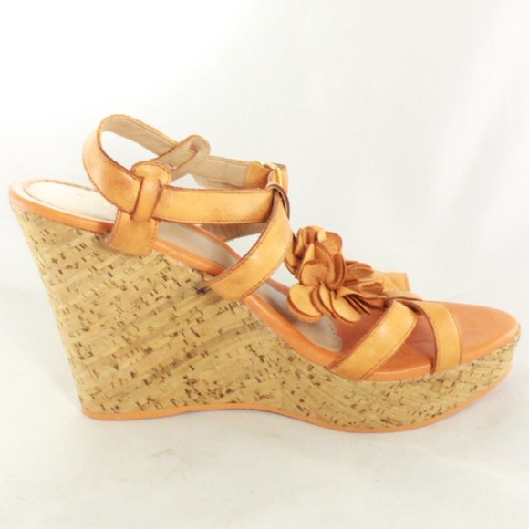 BRUNO MENEGATTI Platform Strappy Wedges Like New - Picture 6 of 8